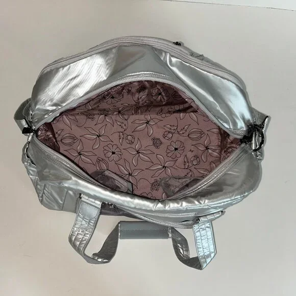 Lug Propeller 2 Overnight Travel Bag Metallic Silver Overnight/Weekender Bag - Picture 11 of 16